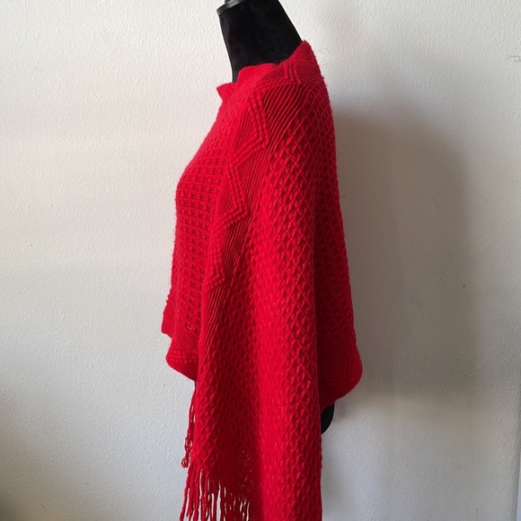 Women Red Shawl Poncho S-M Knitted Sweater Pullover with Fringe Soft Pullover - Picture 5 of 15